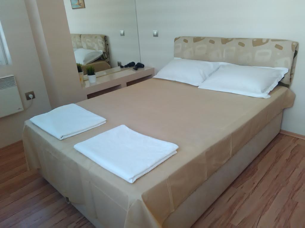 Geri Apartment Burgas City Exterior foto